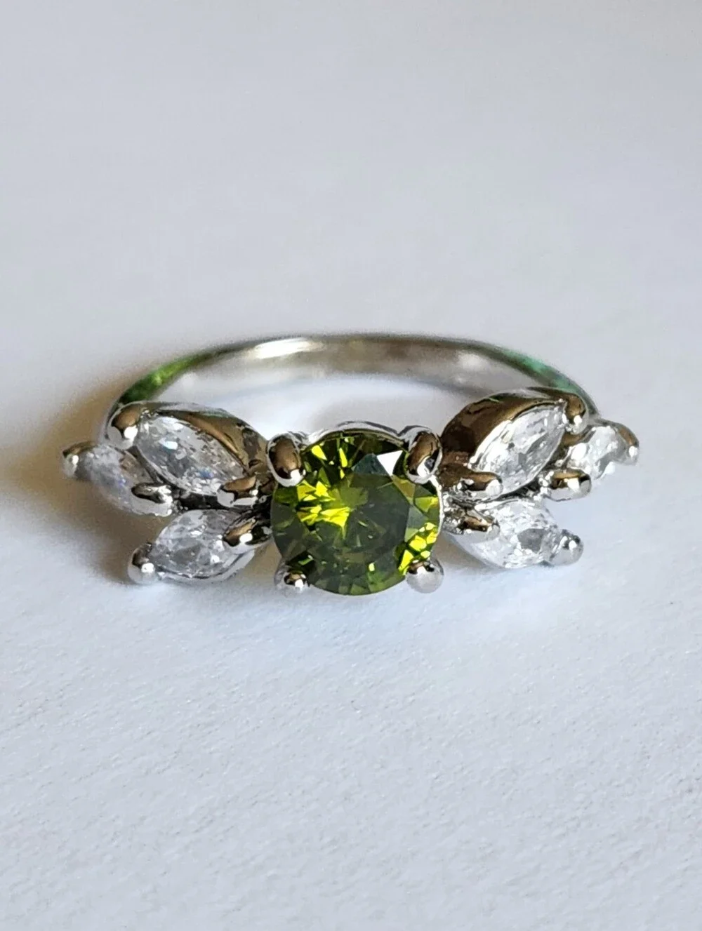 New 925 Silver Round Cut Peridot Diamond Flower Ring for Women